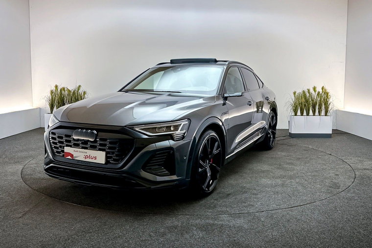 Foto van Audi Q8 Sportback e-tron