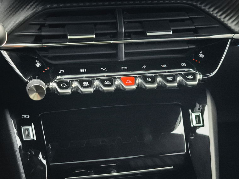 Peugeot e-2008