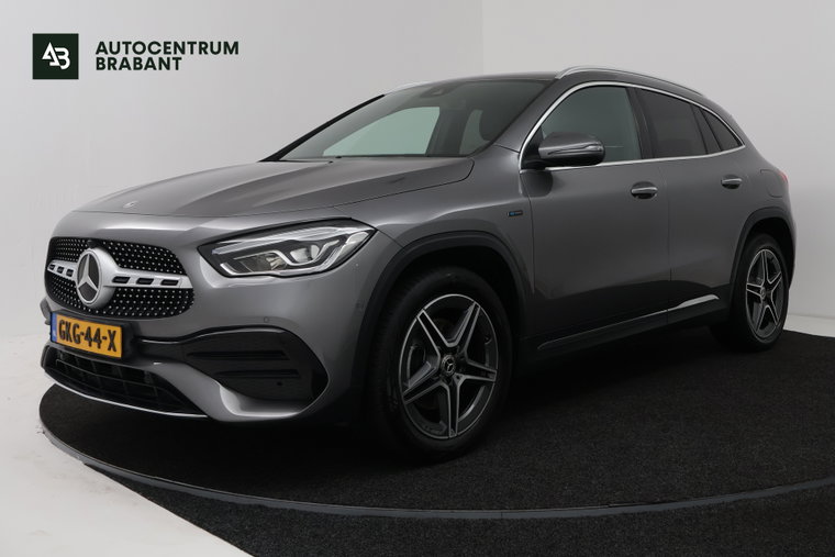 Mercedes-Benz GLA foto 1