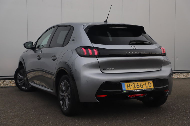 Peugeot e-208