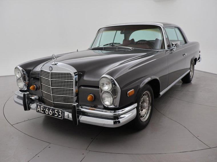 Mercedes-Benz S-Klasse foto 1