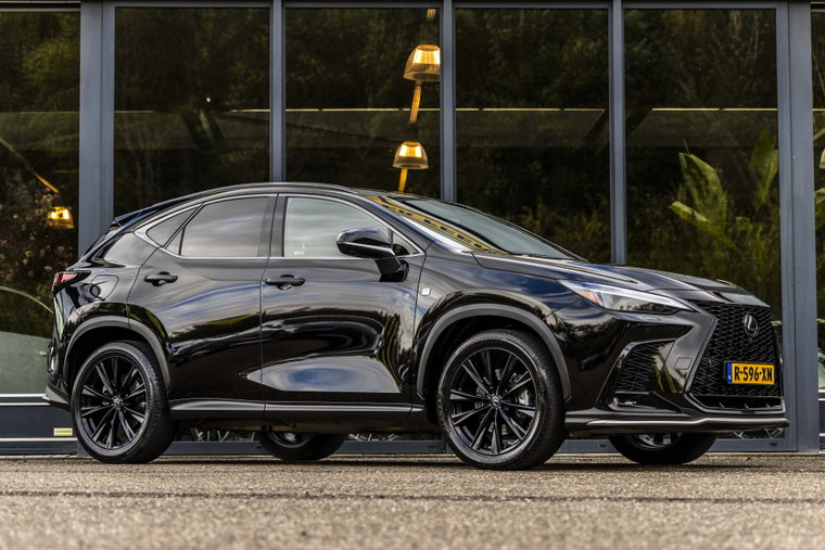 Foto van Lexus NX