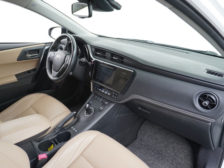 Toyota Auris Touring Sports