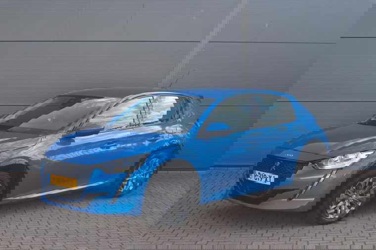 Peugeot e-208