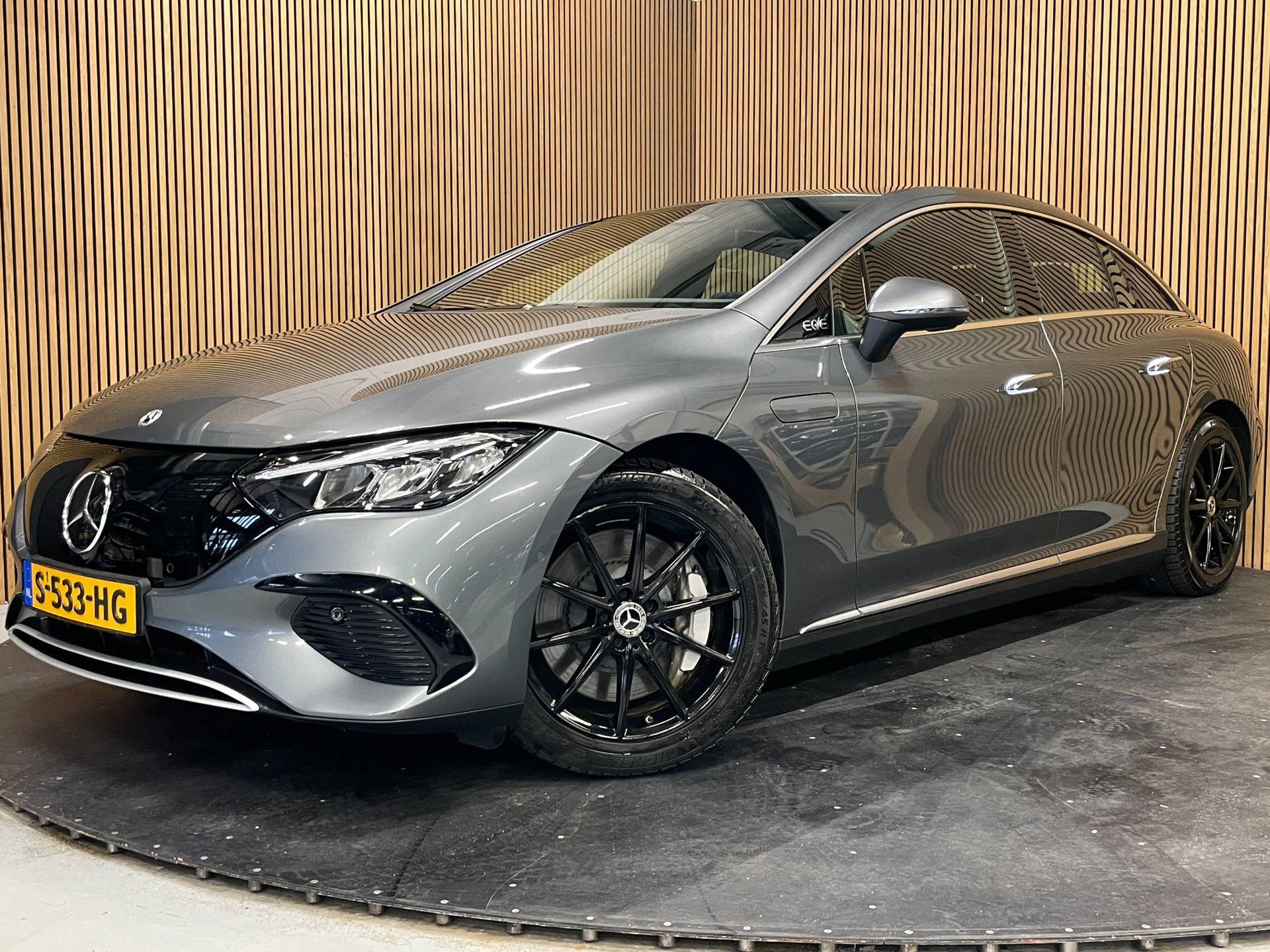 Foto van Mercedes-Benz EQE