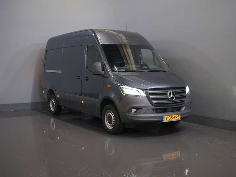 Mercedes-Benz Sprinter foto 1