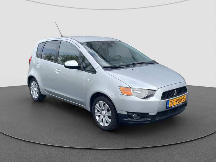 Mitsubishi Colt foto 1