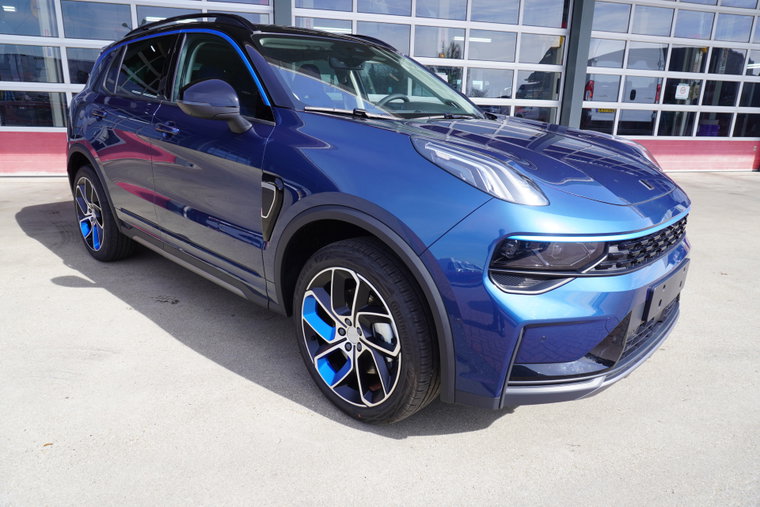Lynk & Co 01 foto 1
