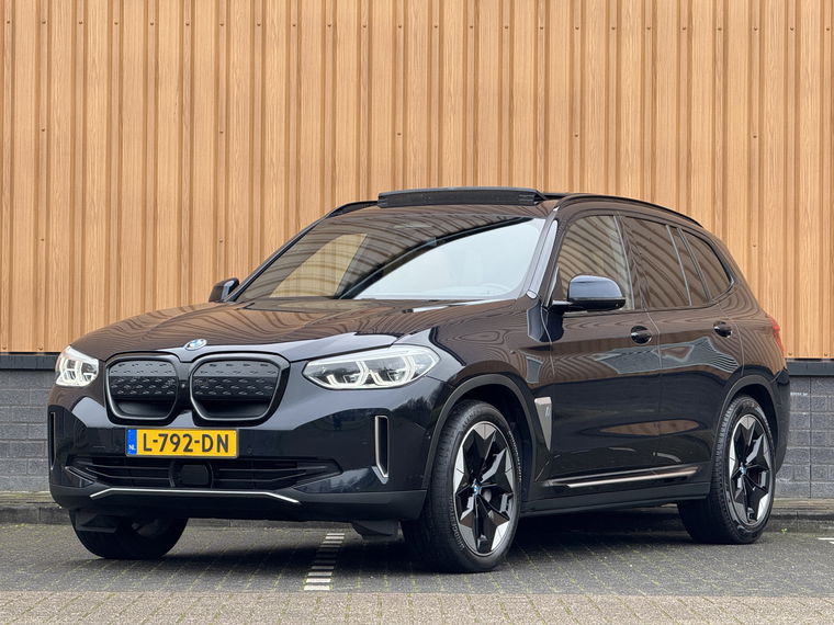 Foto van BMW iX3