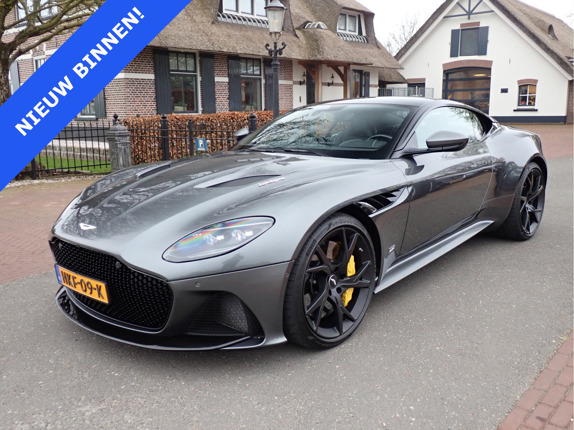 Foto van Aston Martin DBS