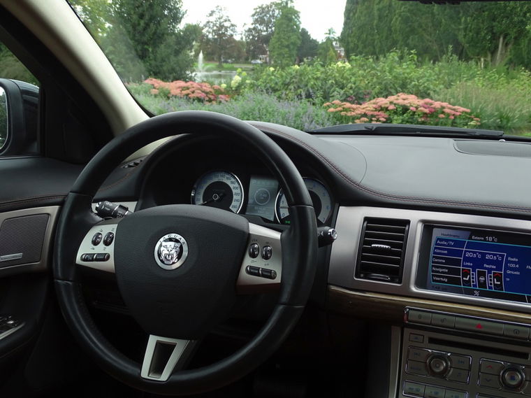 Jaguar XF