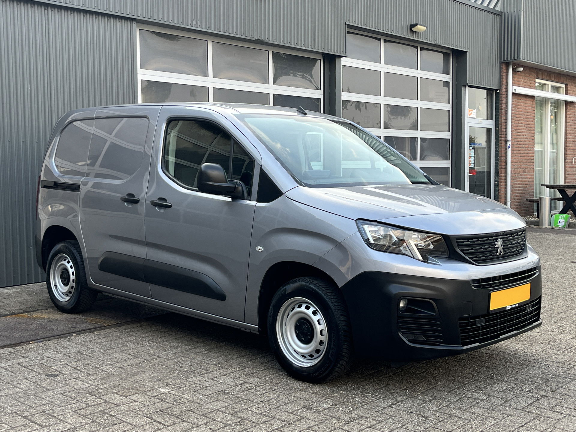 Foto van Peugeot Partner