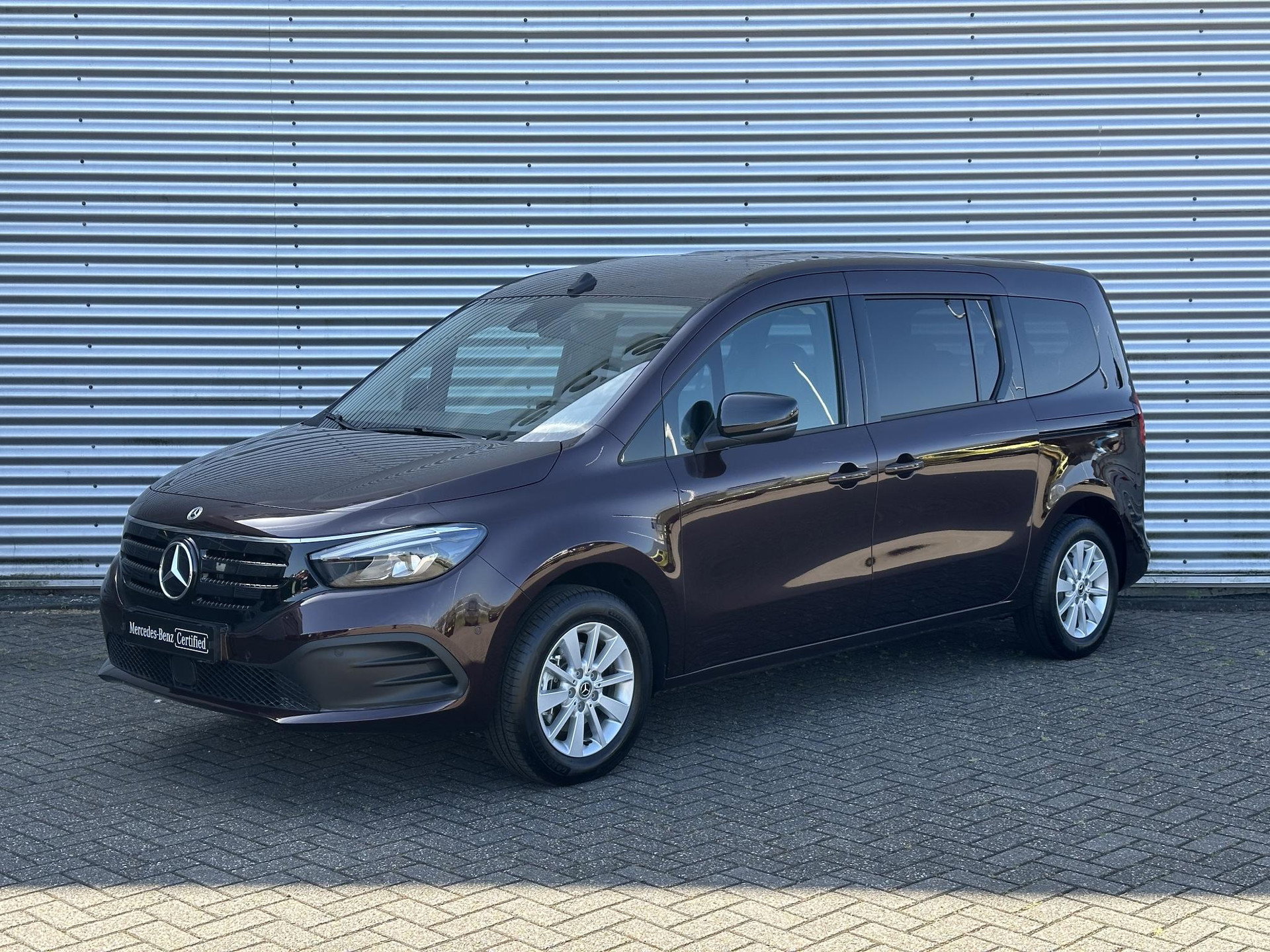 Foto van Mercedes-Benz EQT