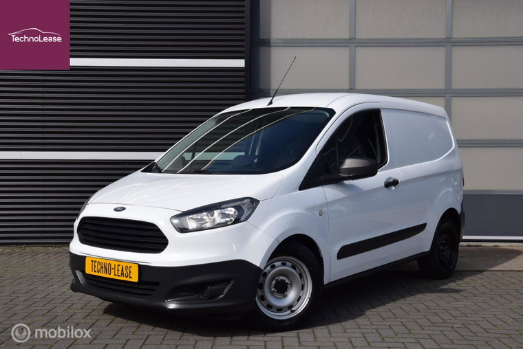 Foto van Ford Transit Courier