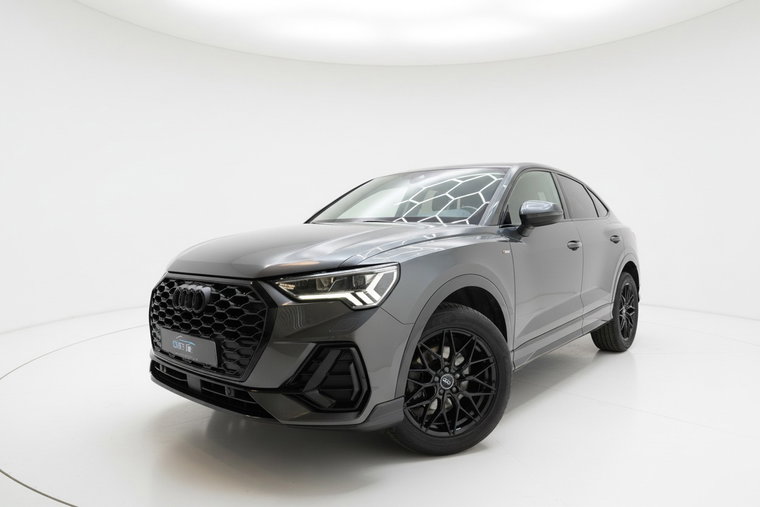 Audi Q3 foto 1