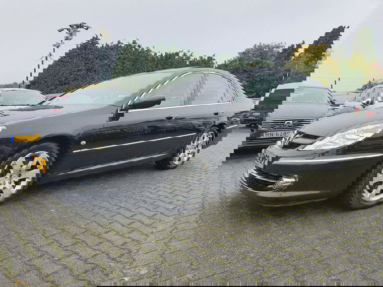 Peugeot 607