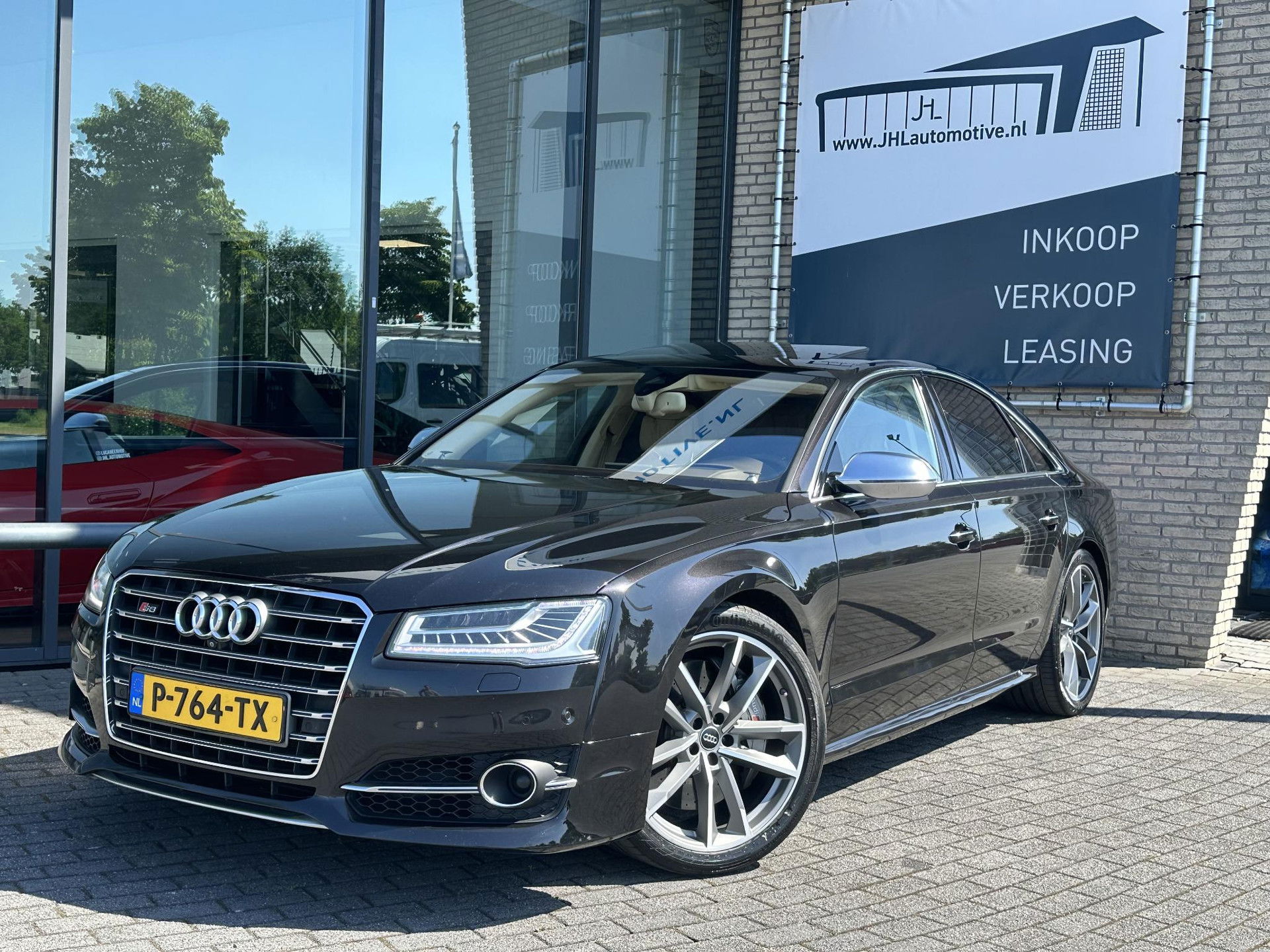 Foto van Audi S8