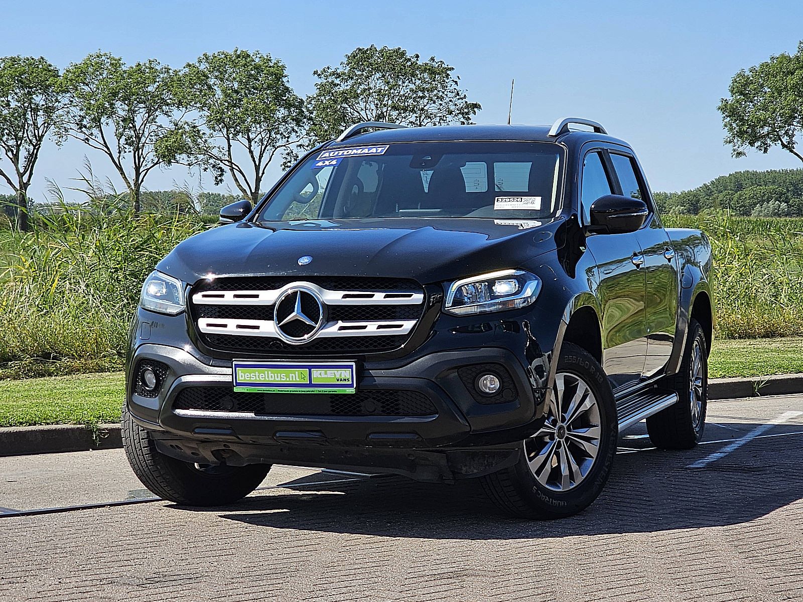 Foto van Mercedes-Benz X-Klasse
