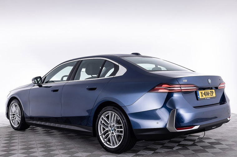 BMW i5