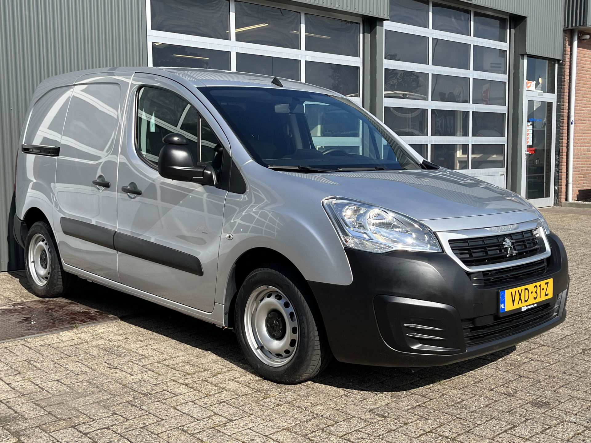 Foto van Peugeot Partner