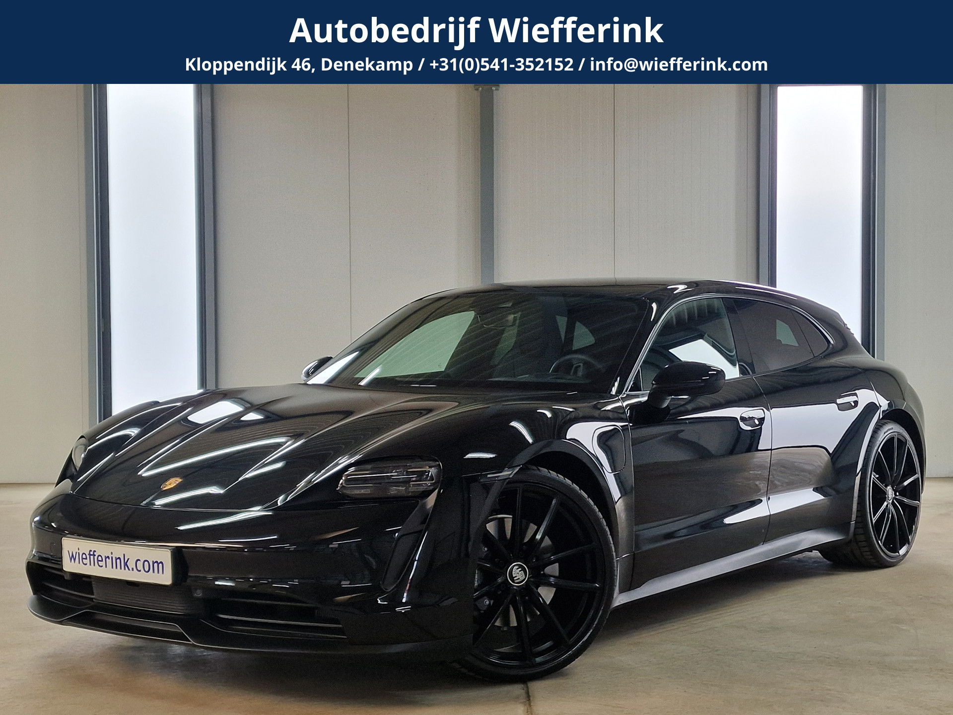 Foto van Porsche Taycan Sport Turismo