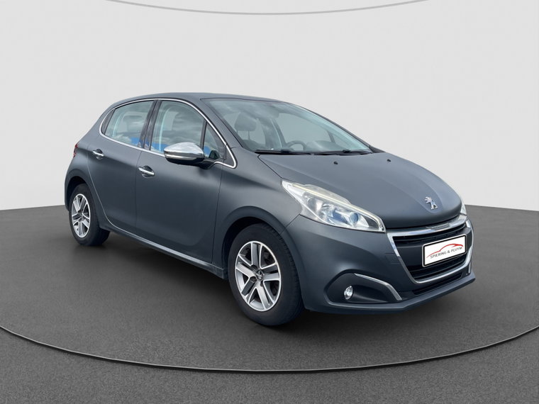 Peugeot 208 foto 1