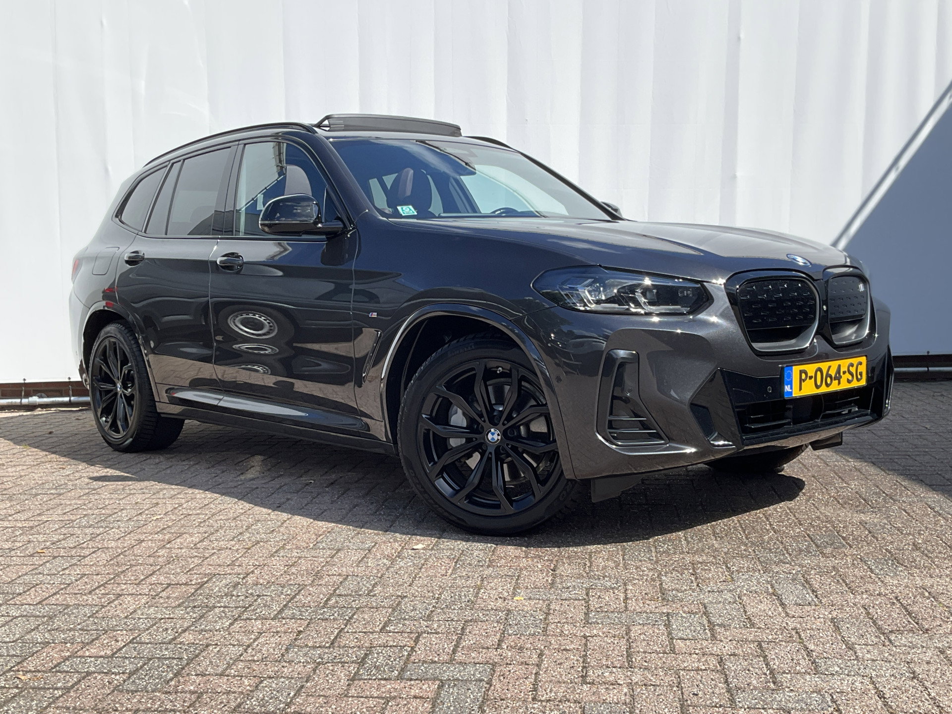 Foto van BMW iX3