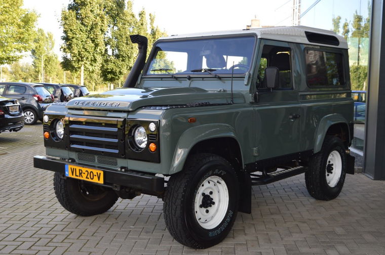 Land Rover Defender