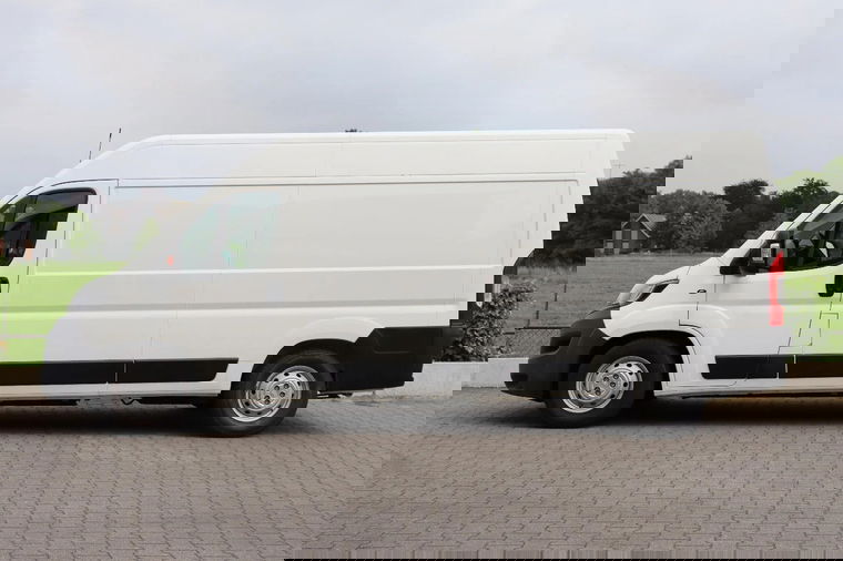 Peugeot e-Boxer