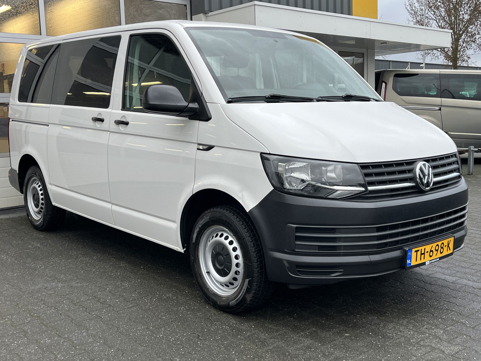 Foto van Volkswagen Transporter Kombi 9-persoons