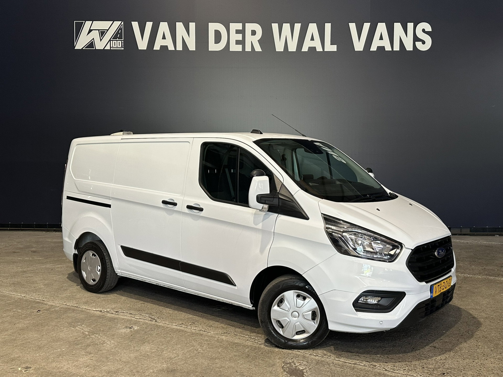 Ford Transit Custom 2.0 TDCI L1H1 Inrichting Euro6 Airco | Camera | LED | Cruisecontrol | Stoelverwarming | 2500kg Trekhaak