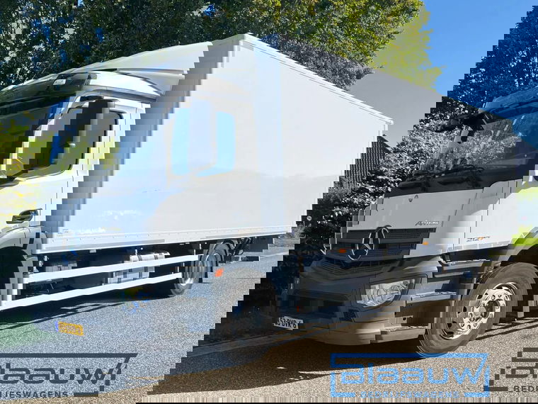 Foto van Mercedes-Benz 