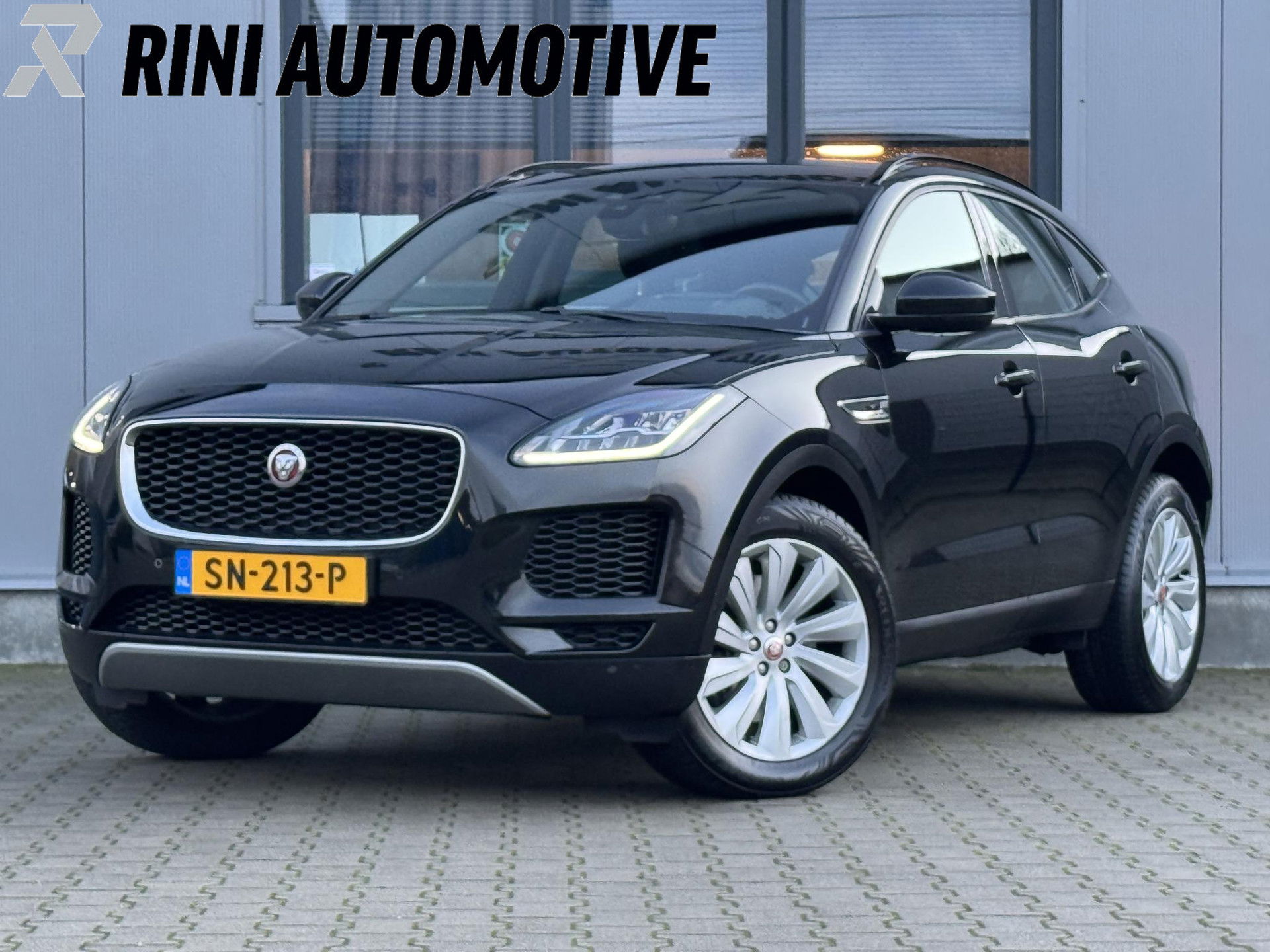 Foto van Jaguar E-Pace