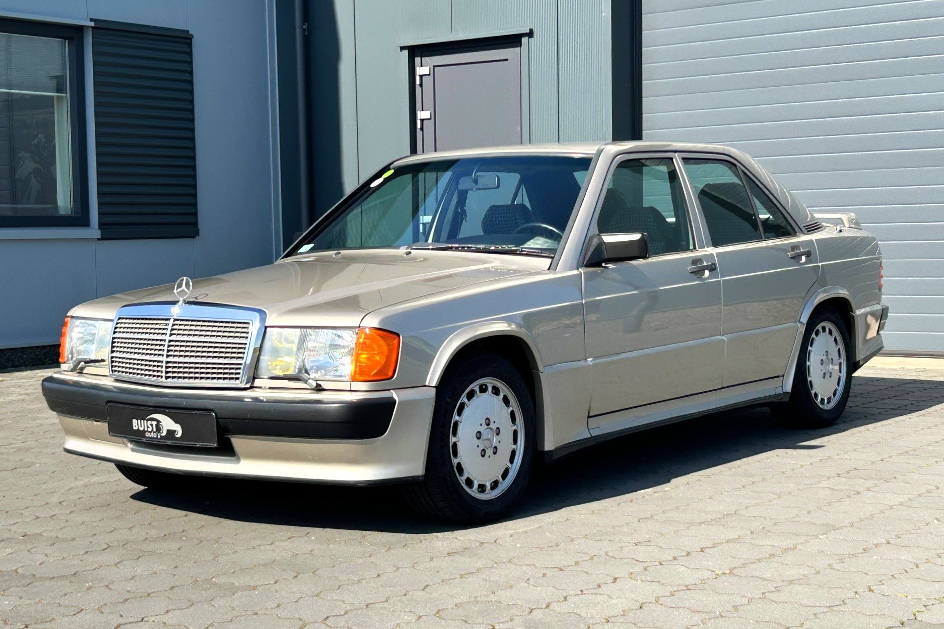 Foto van Mercedes-Benz 190
