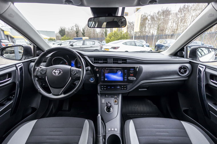 Toyota Auris Touring Sports