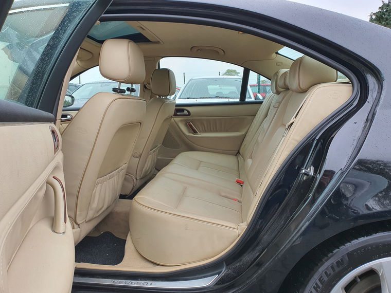 Peugeot 607