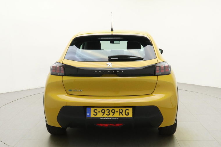 Peugeot e-208