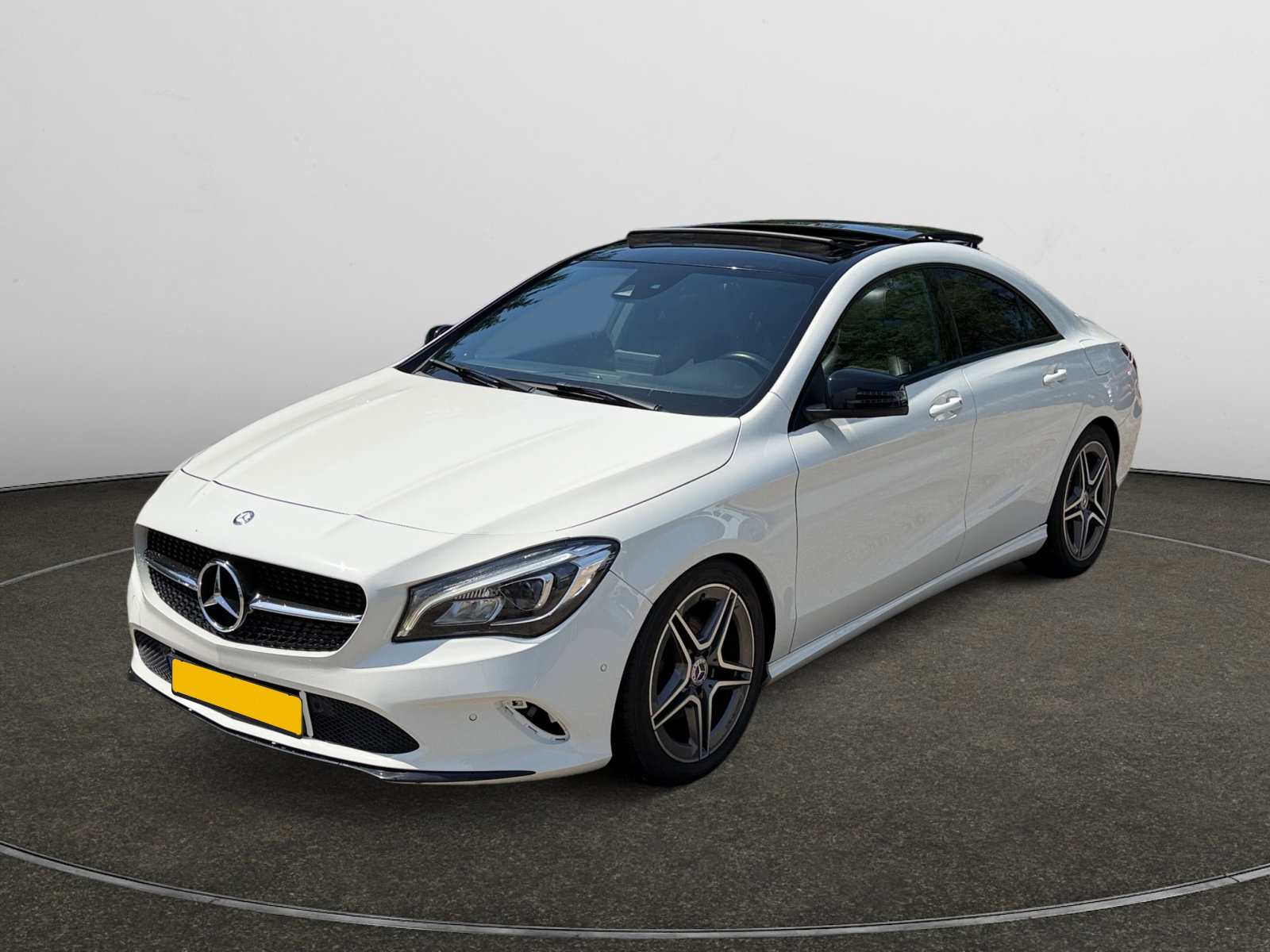 Foto van Mercedes-Benz CLA
