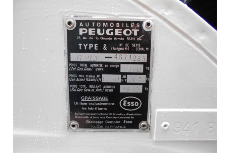 Peugeot J7PZ20 food truck / verkoopwagen compleet