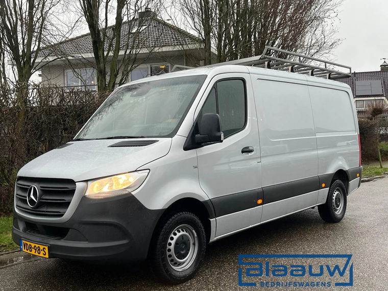 Foto van Mercedes-Benz 316 L2H1 |Automaat MBUX | Trekhaak