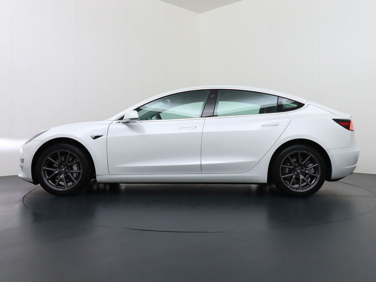 Tesla Model 3 Gerserveerd
