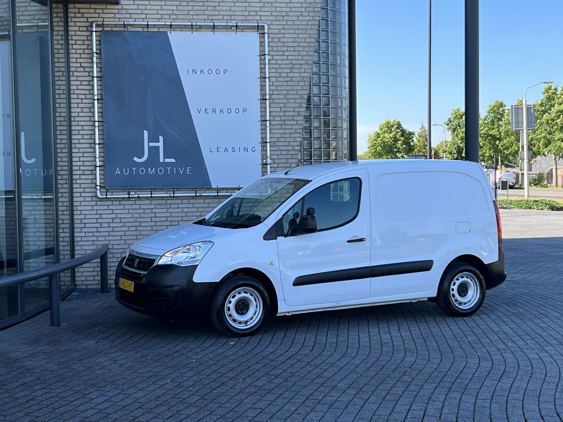 Foto van Peugeot Partner