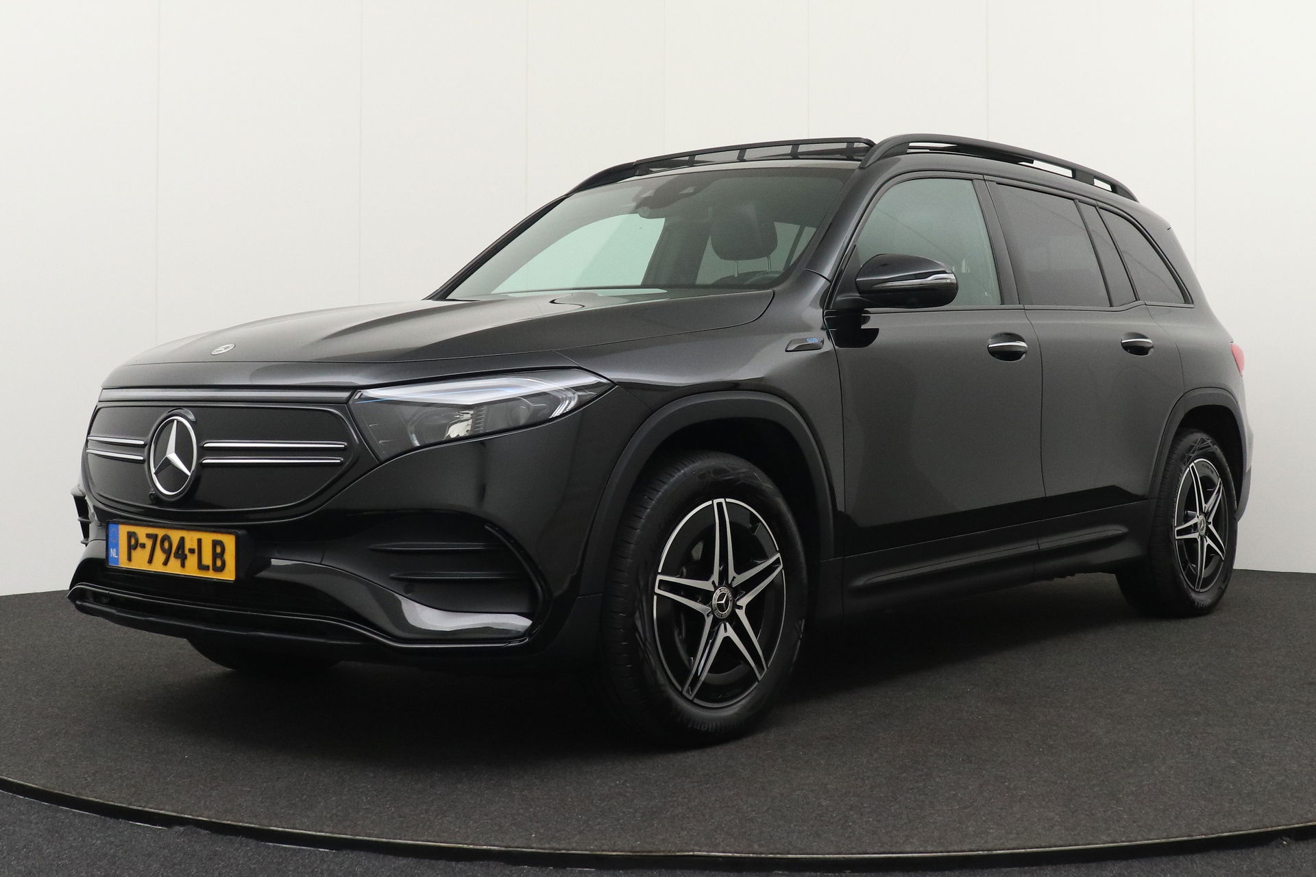 Foto van Mercedes-Benz EQB