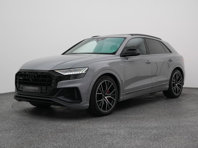 Audi Q8 foto 1