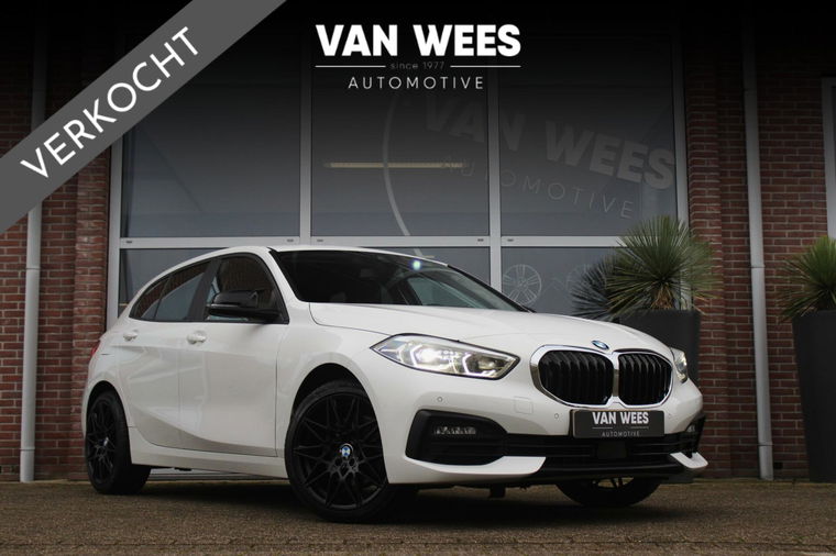 BMW 1-serie 118i F40 Executive Edition | Automaat | 1e eigenaar | NL auto | BTW auto | LED | Carplay | DAB | Sportstuur |
