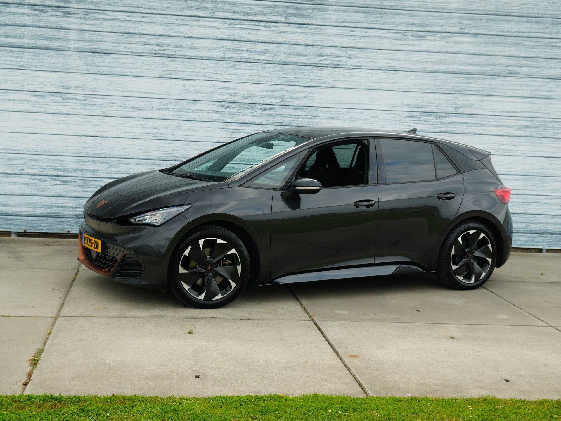 Foto van CUPRA Born