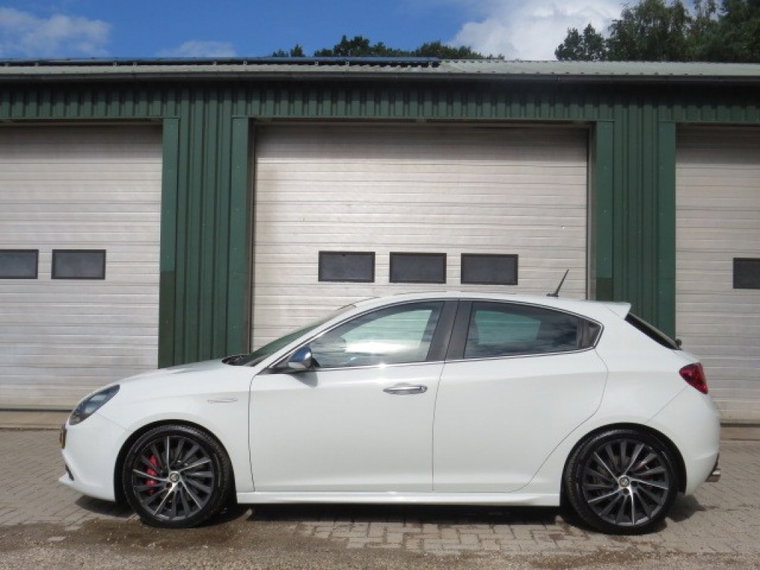 Alfa Romeo Giulietta foto 1