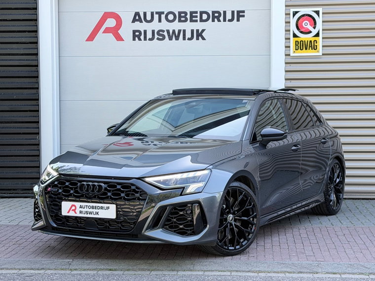 Audi RS3 foto 1