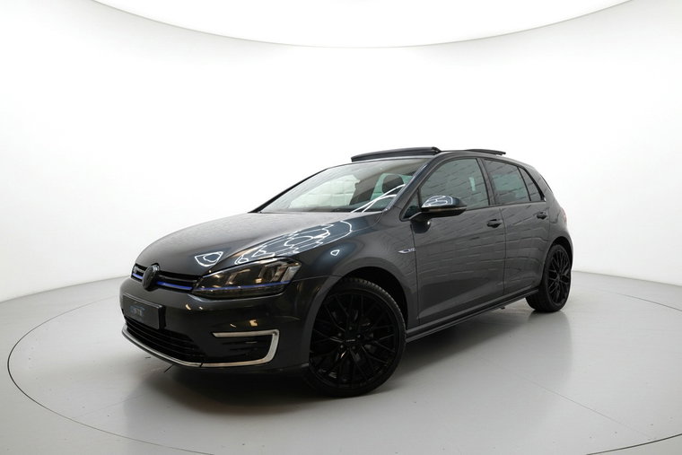 Volkswagen Golf foto 1