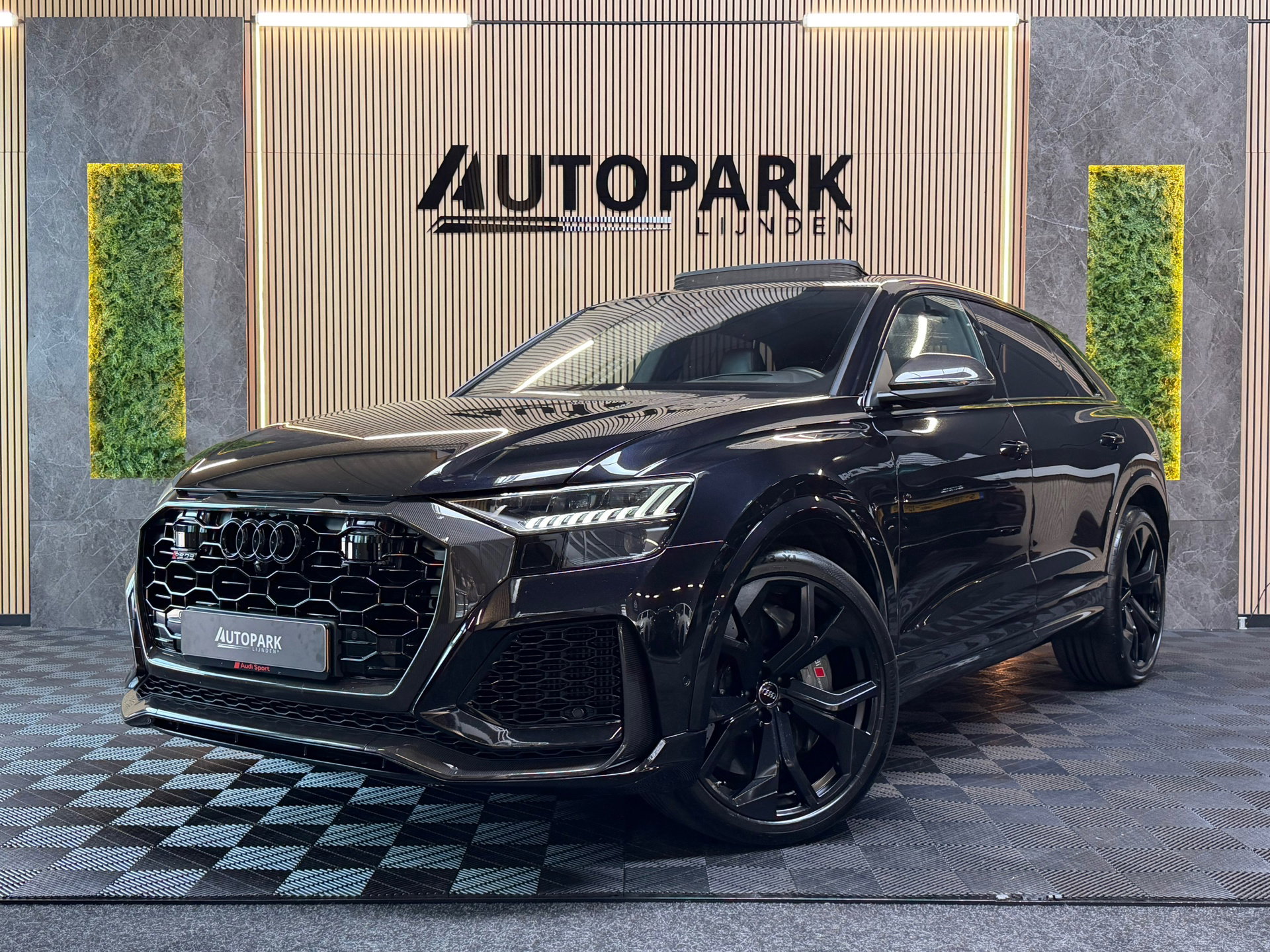 Foto van Audi RSQ8